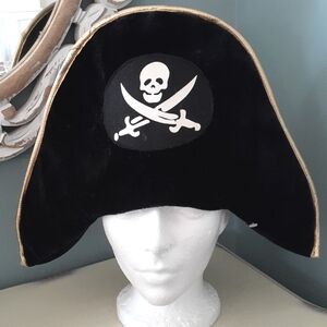 Black velvet Pirate's Hat 🍂